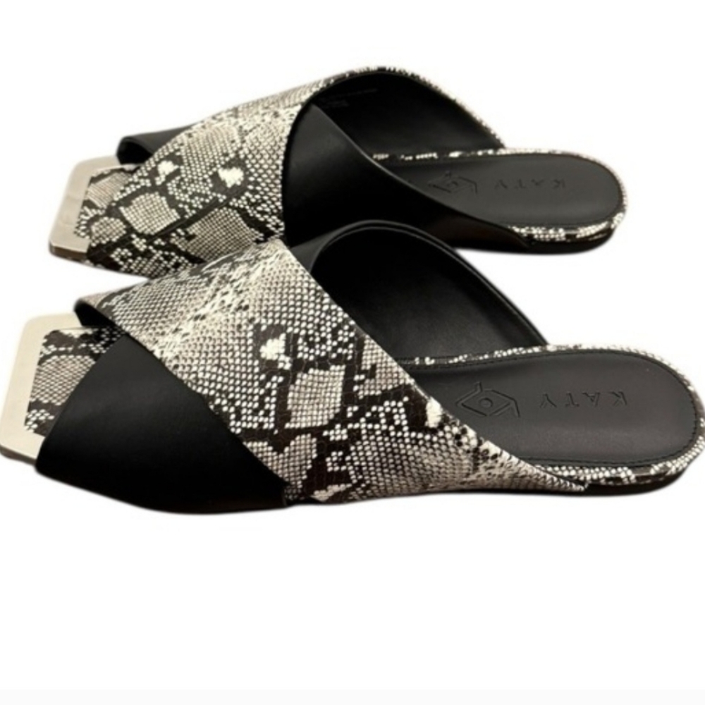 Size 7.5! NIB! KATY PERRY Black and White Snake Print Women's Slides - Picture 4 of 4